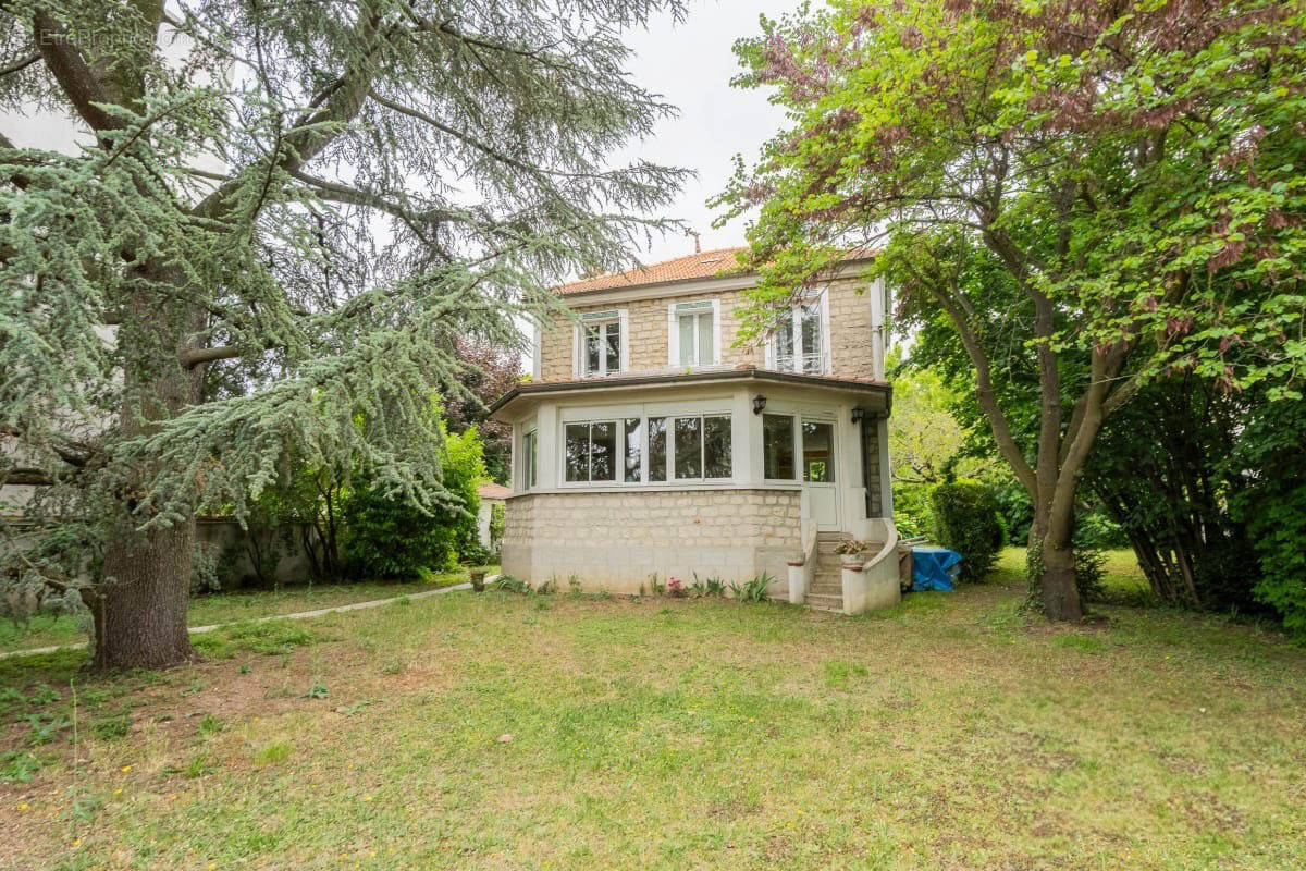 Maison à SAINT-MAUR-DES-FOSSES