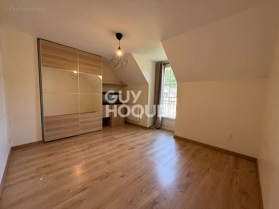 Maison 143 m² à Pierrefonds  - photo 9