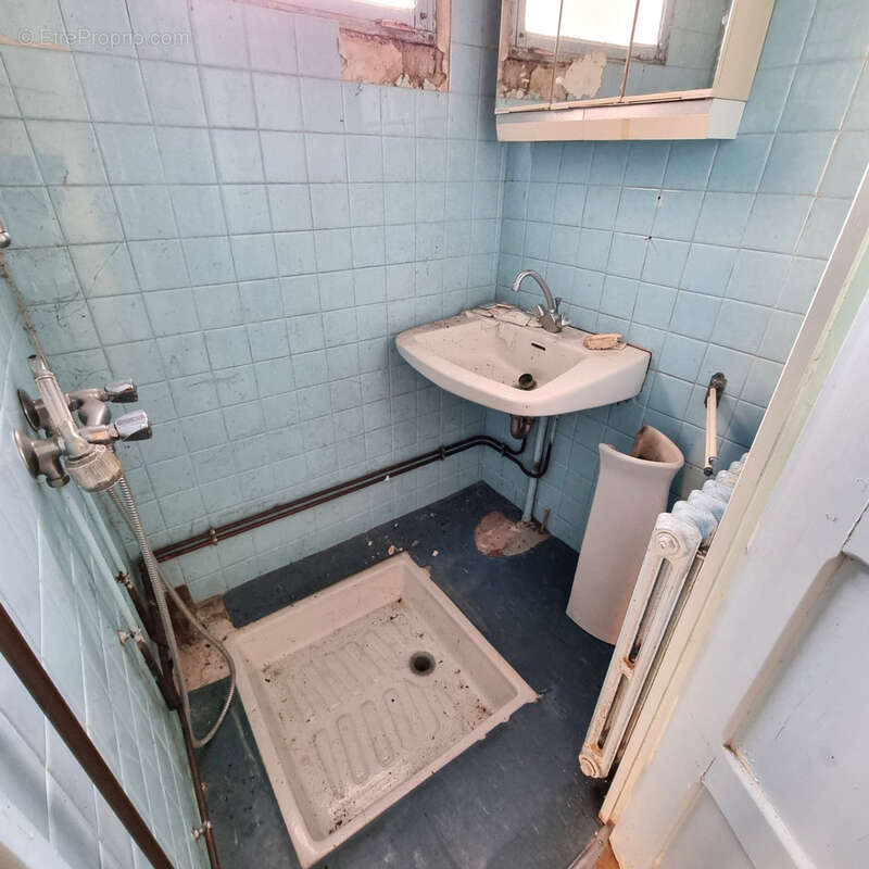 Maison à SAINT-DENIS-DE-JOUHET