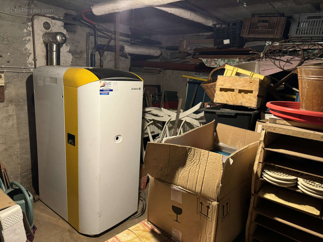 Maison à PUGNY-CHATENOD