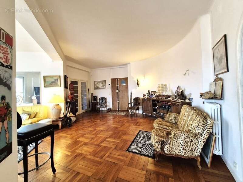 Appartement à vendre 4 pièces 118m2 - MARSEILLE 7EME ARRONDISSEMENT (13) - photo 6