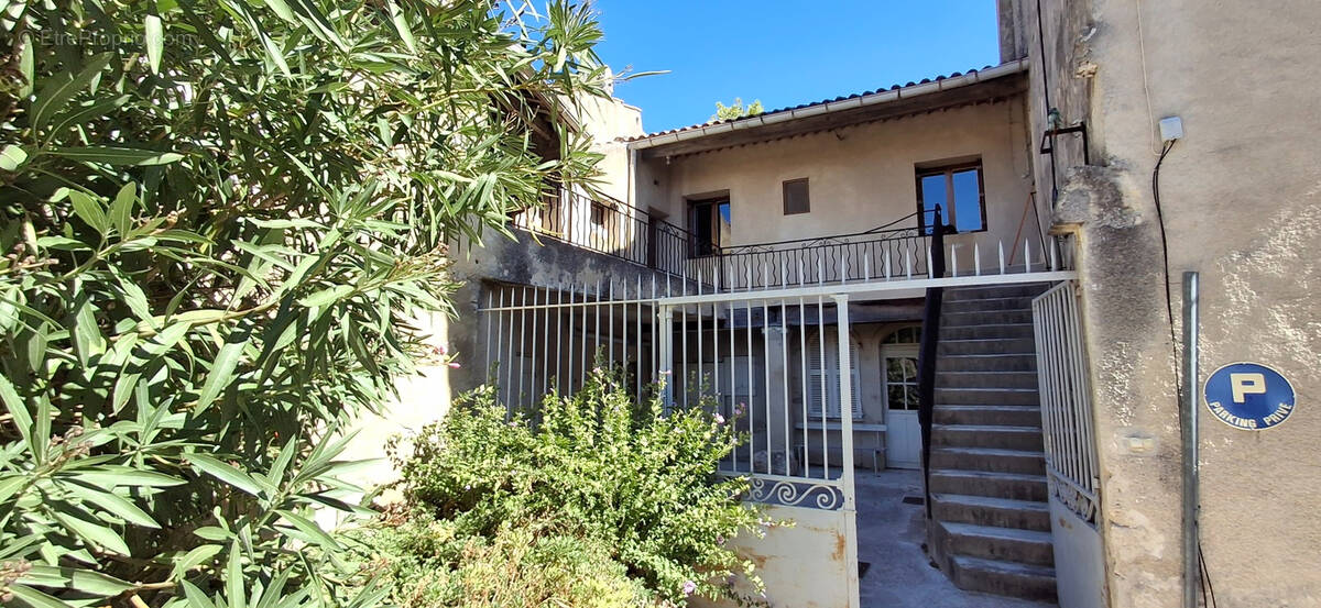 Maison à LA GARDE-ADHEMAR