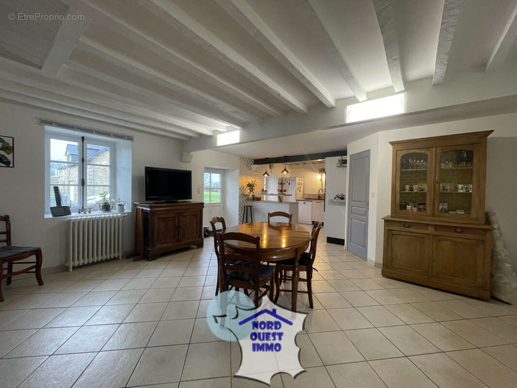 Maison à MAYENNE