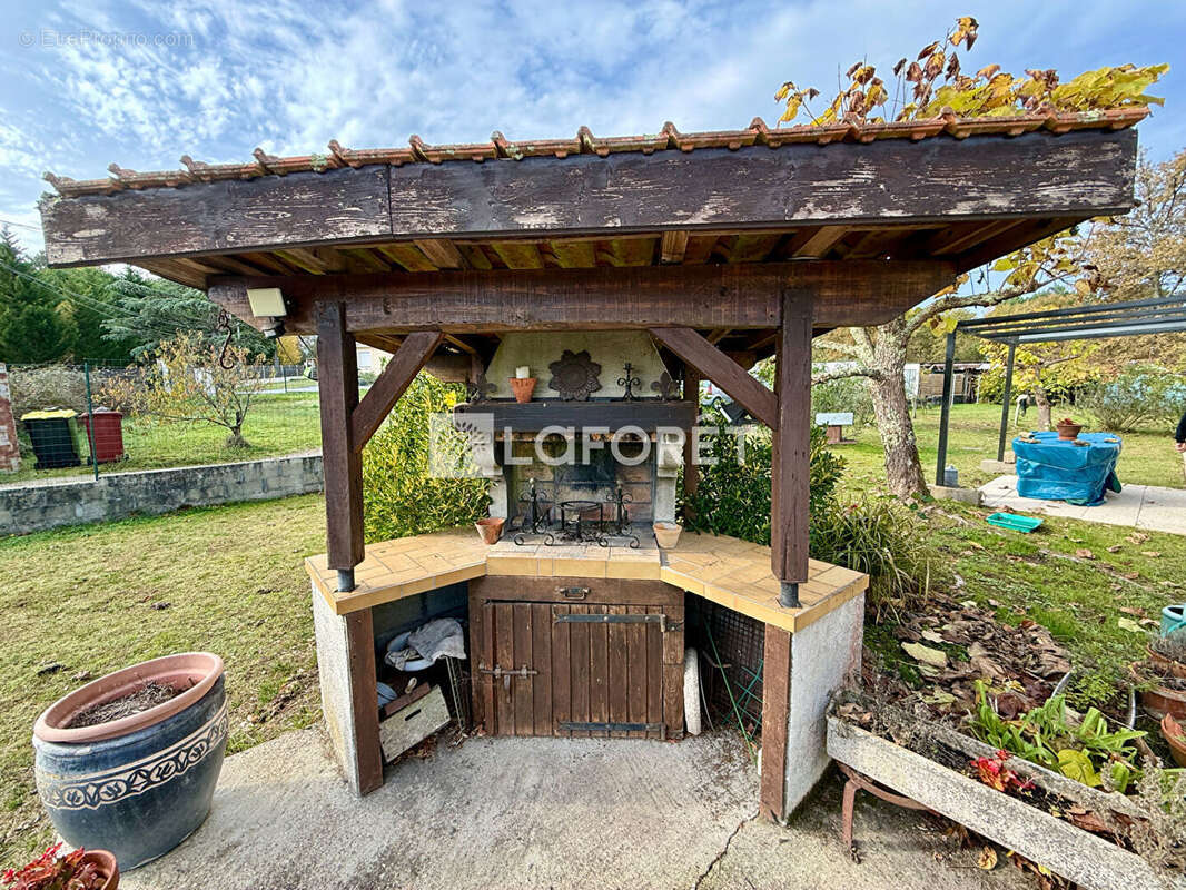 Maison à SAINT-MICHEL-DE-RIEUFRET