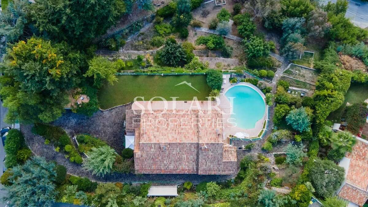 Maison à MANDELIEU-LA-NAPOULE