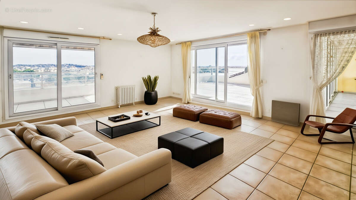 Appartement à FREJUS