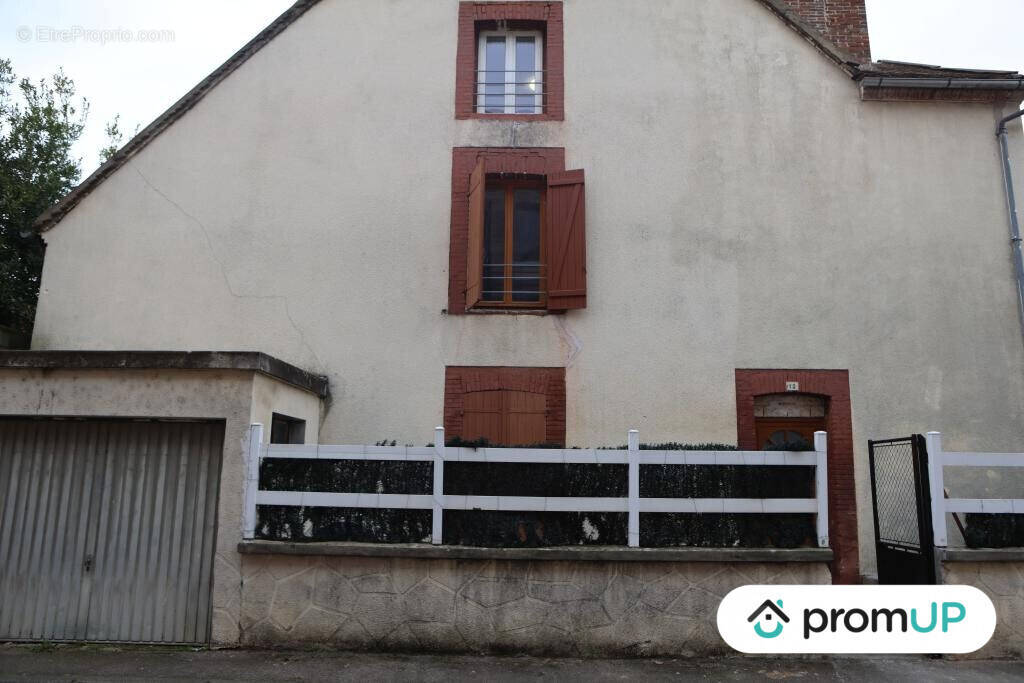 Appartement à VILLENEUVE-L&#039;ARCHEVEQUE