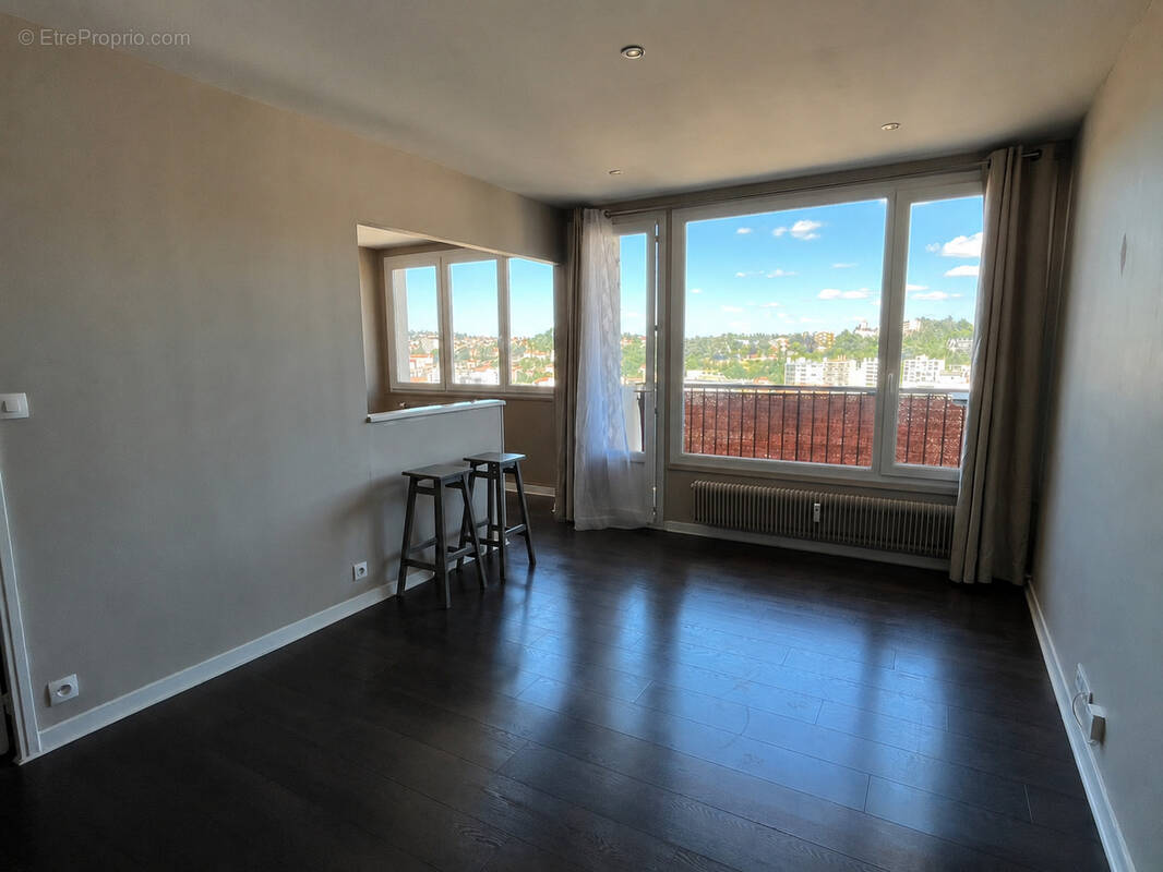 Appartement à SAINT-ETIENNE