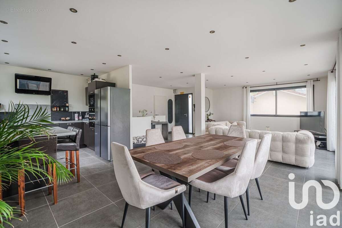 Photo 3 - Maison à EYBENS