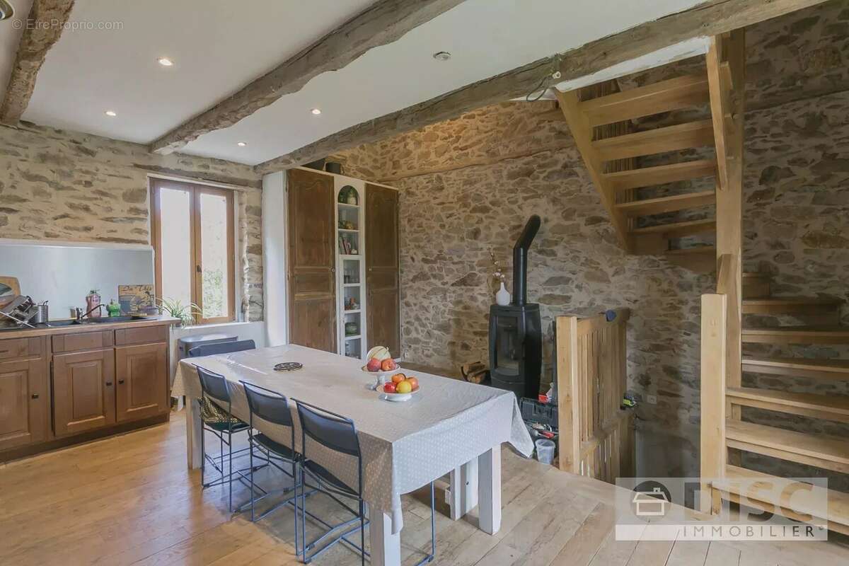 Maison à SAINT-ANDRE-DE-NAJAC