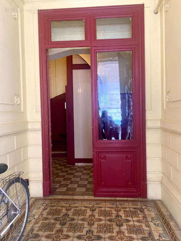 Appartement à MARSEILLE-1E