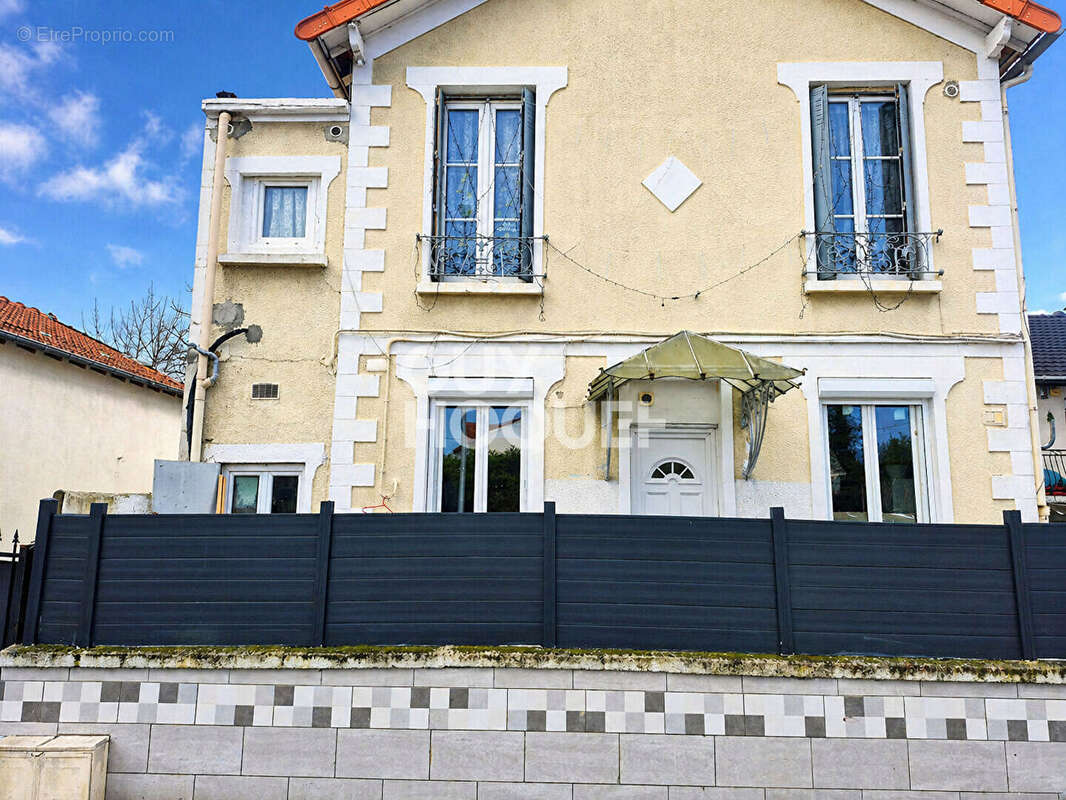 Appartement à LE BLANC-MESNIL