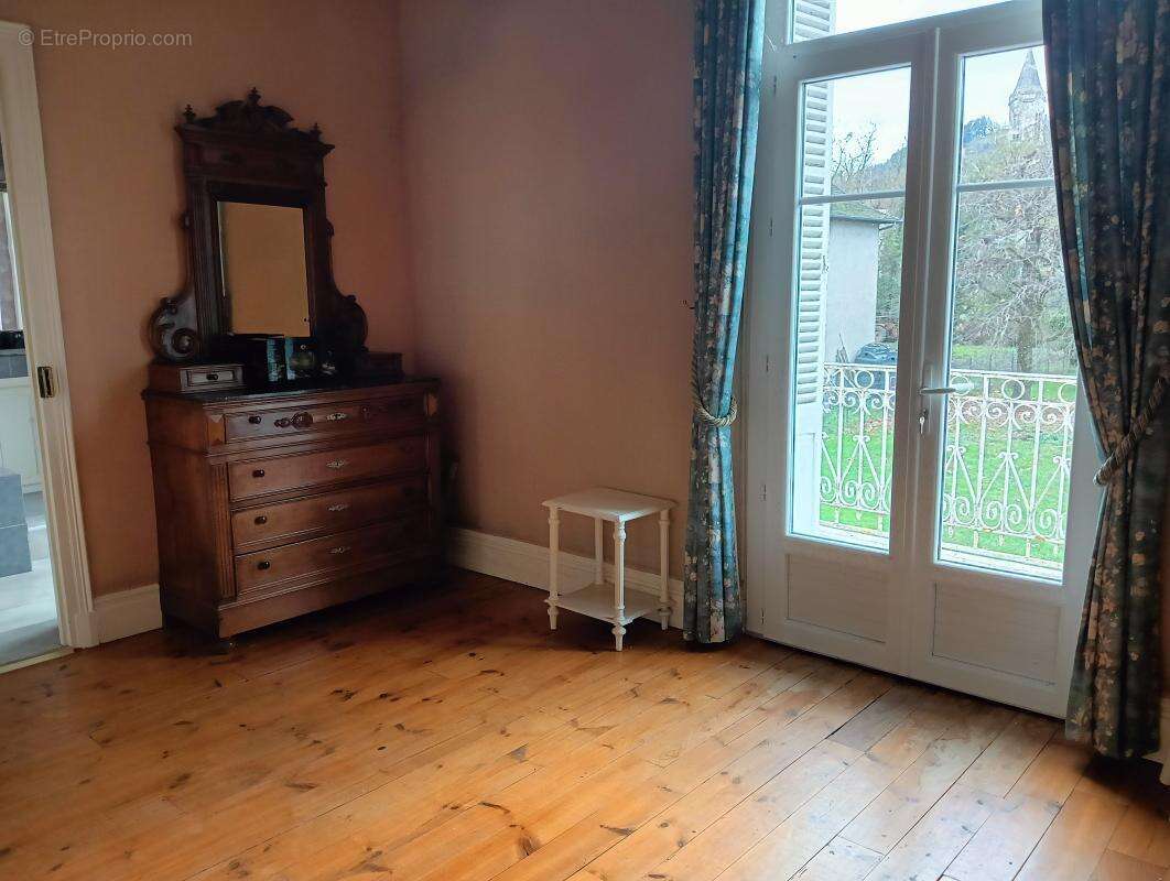 Maison à DECAZEVILLE