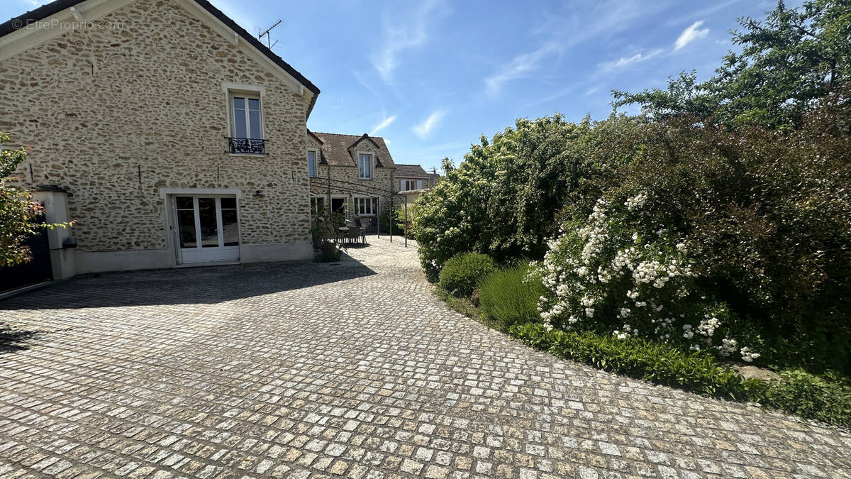 Maison à MAROLLES-EN-HUREPOIX