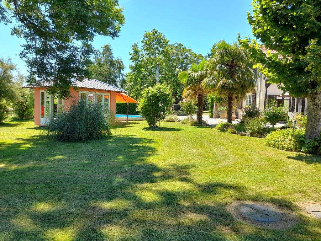 Maison à PUYDARRIEUX