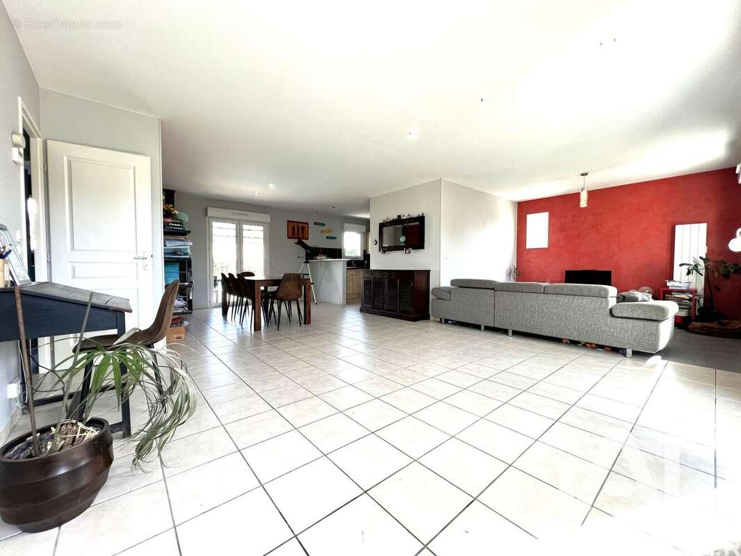 Photo 3 - Maison à VAYRES