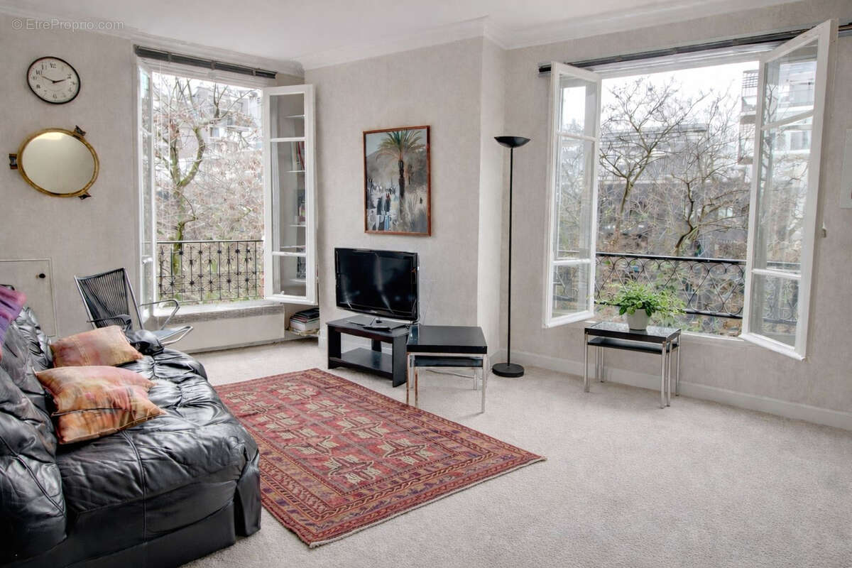 Appartement à PARIS-14E