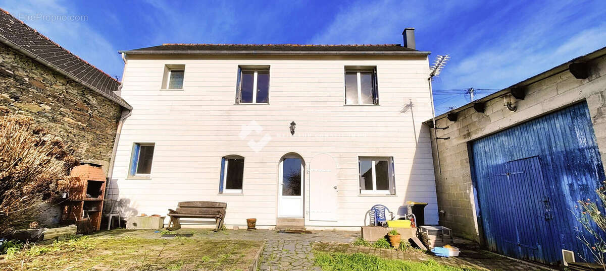 Maison à CAUREL