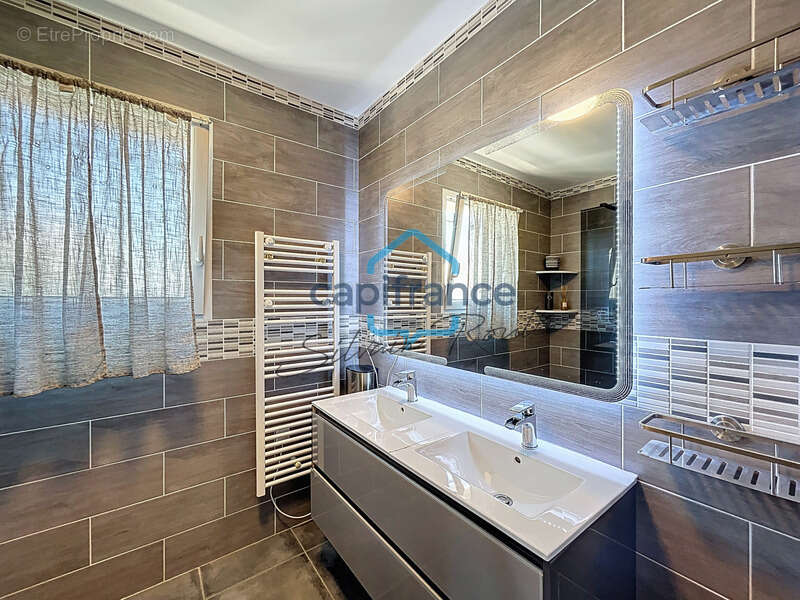 Maison à PIERRELATTE