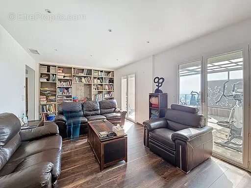 Maison à SAINT-LAURENT-DU-VAR