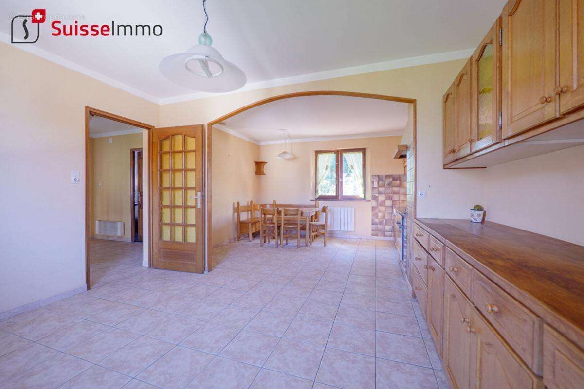 Maison à FESCHES-LE-CHATEL