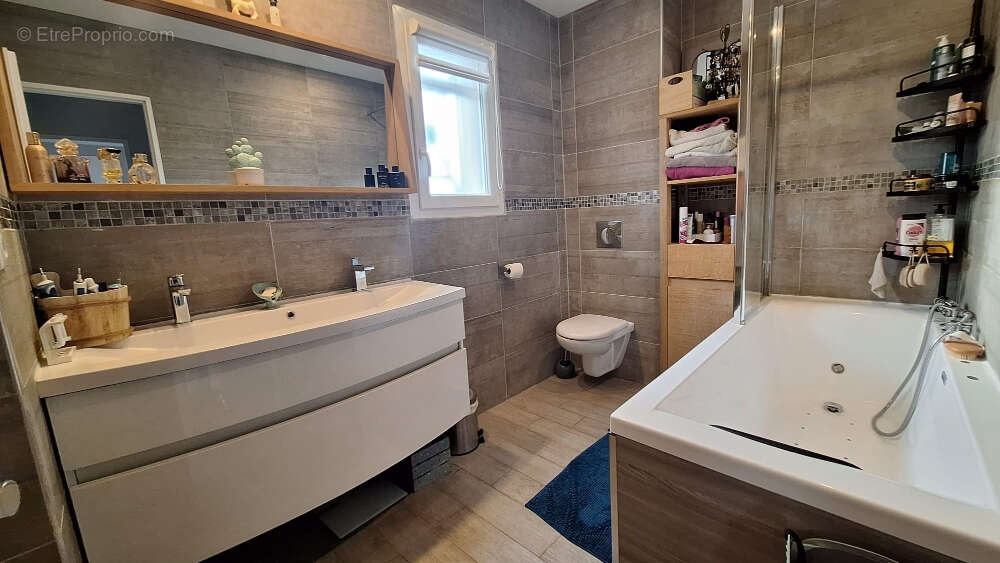 Maison à NANS-LES-PINS