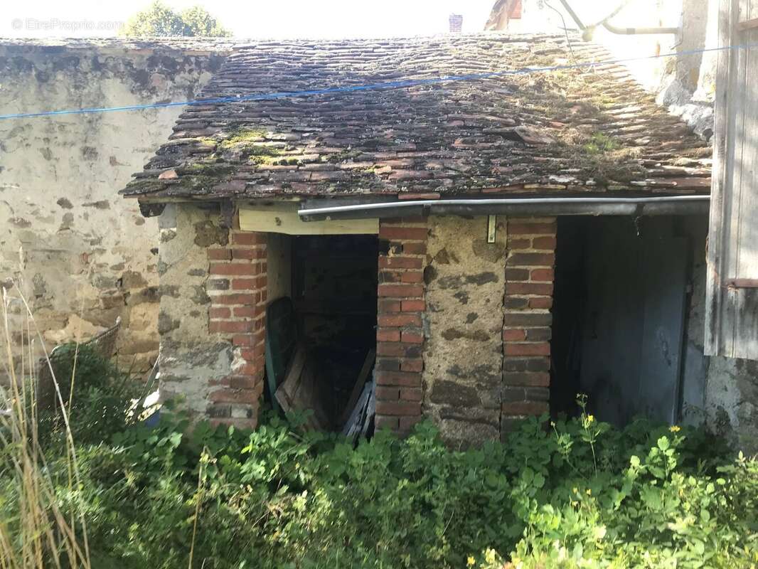 Appartement à LUSSAC-LES-EGLISES