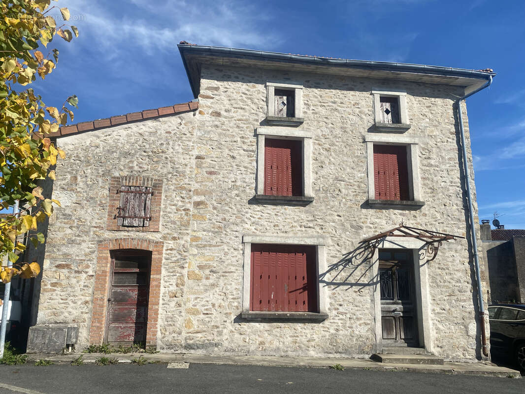 Maison à PEYRAT-DE-BELLAC