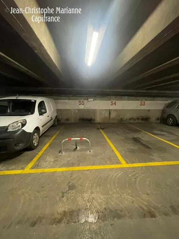 Parking à PARIS-13E