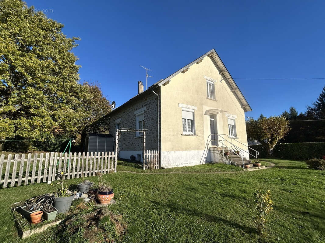 Maison à MARCILLAC-LA-CROISILLE