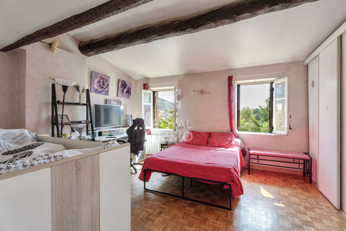 Appartement à LA VALETTE-DU-VAR
