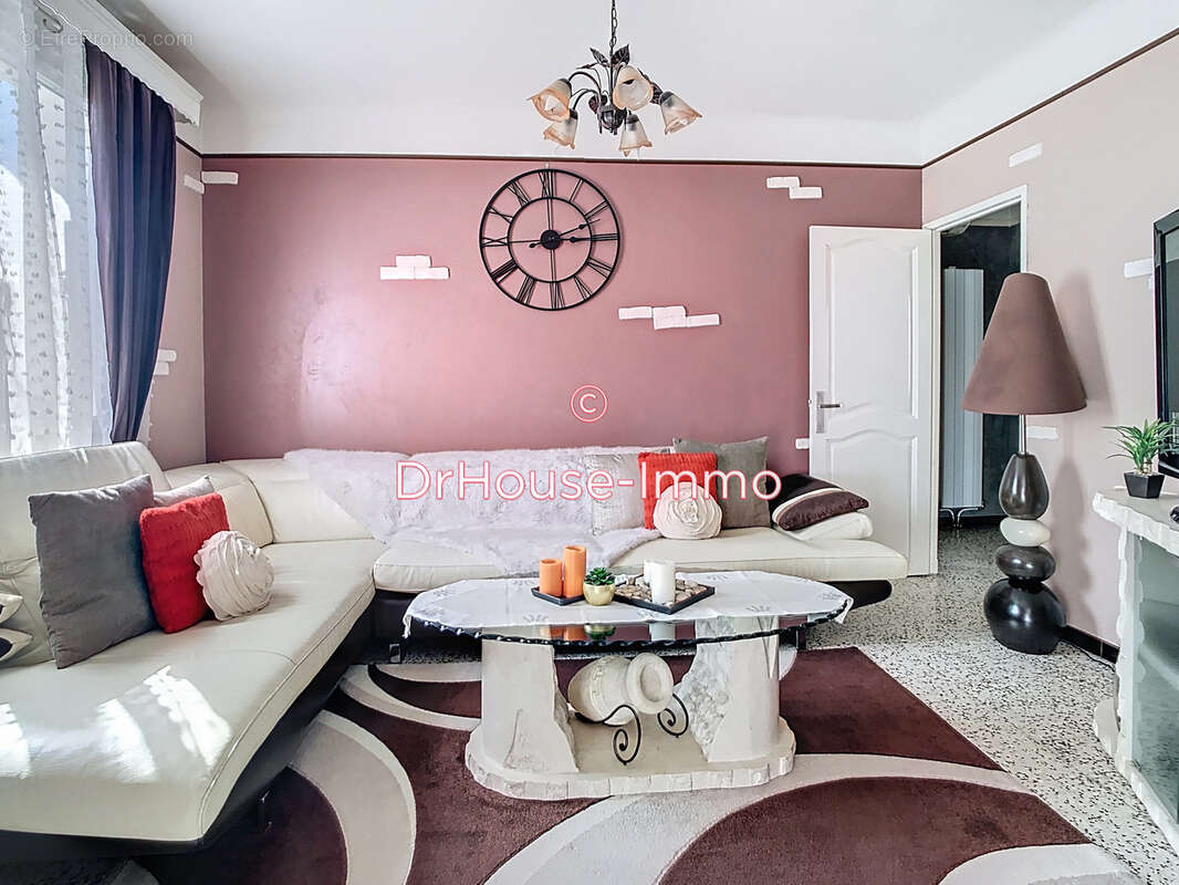 Maison à SAINT-VICTORET