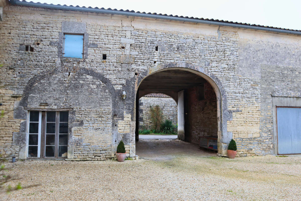 Maison à COURBILLAC