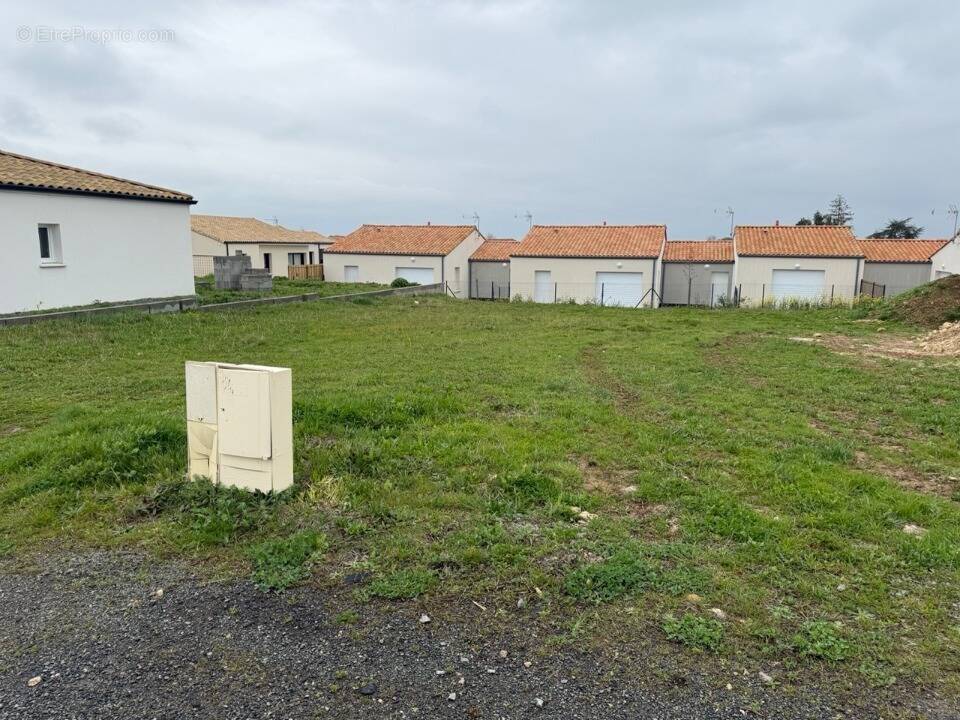 Terrain à BENET