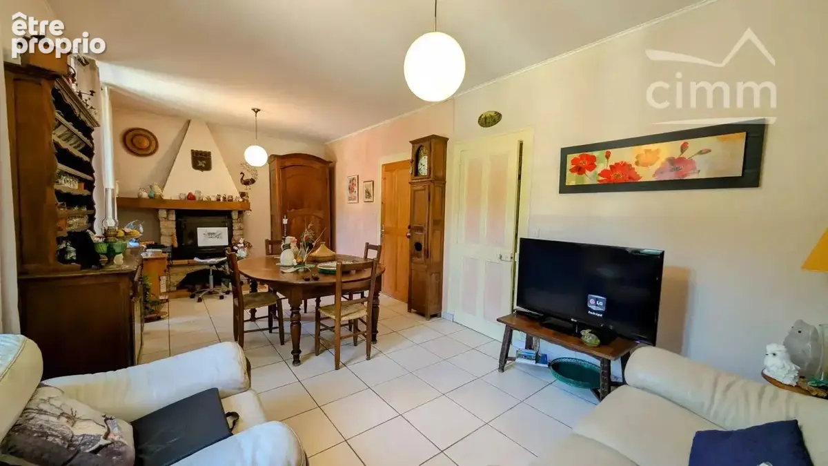 Maison de caractère en pierre avec grange attenante et fort potentiel – 427 m² au total - photo 4