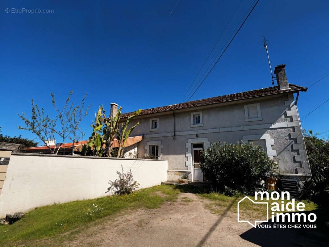 Appartement à COUTRAS