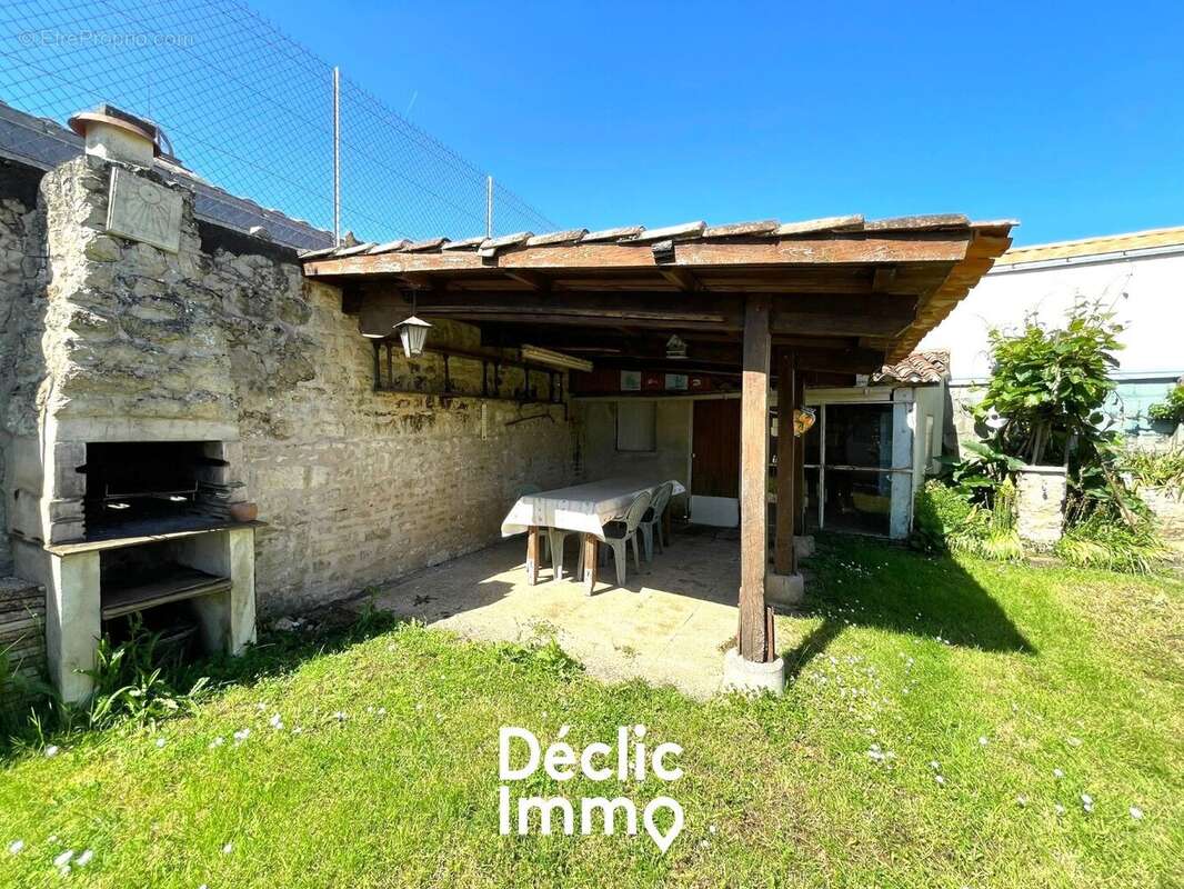 Charmante maison avec Jardin, à Luçon, proche de toutes les commodités. - photo 4