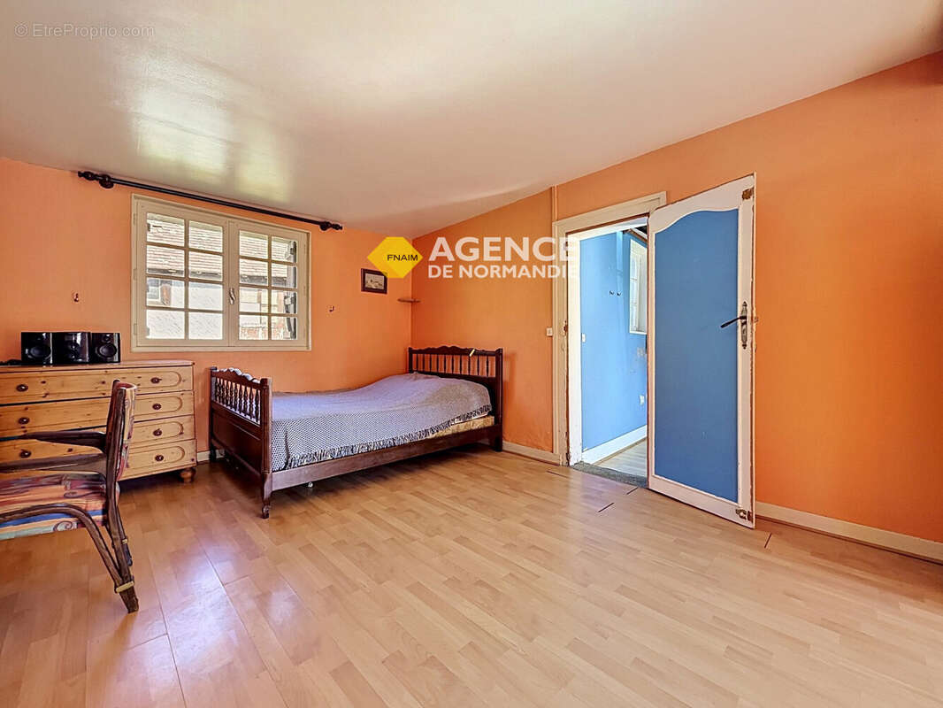 Maison à MONTREUIL-L'ARGILLE