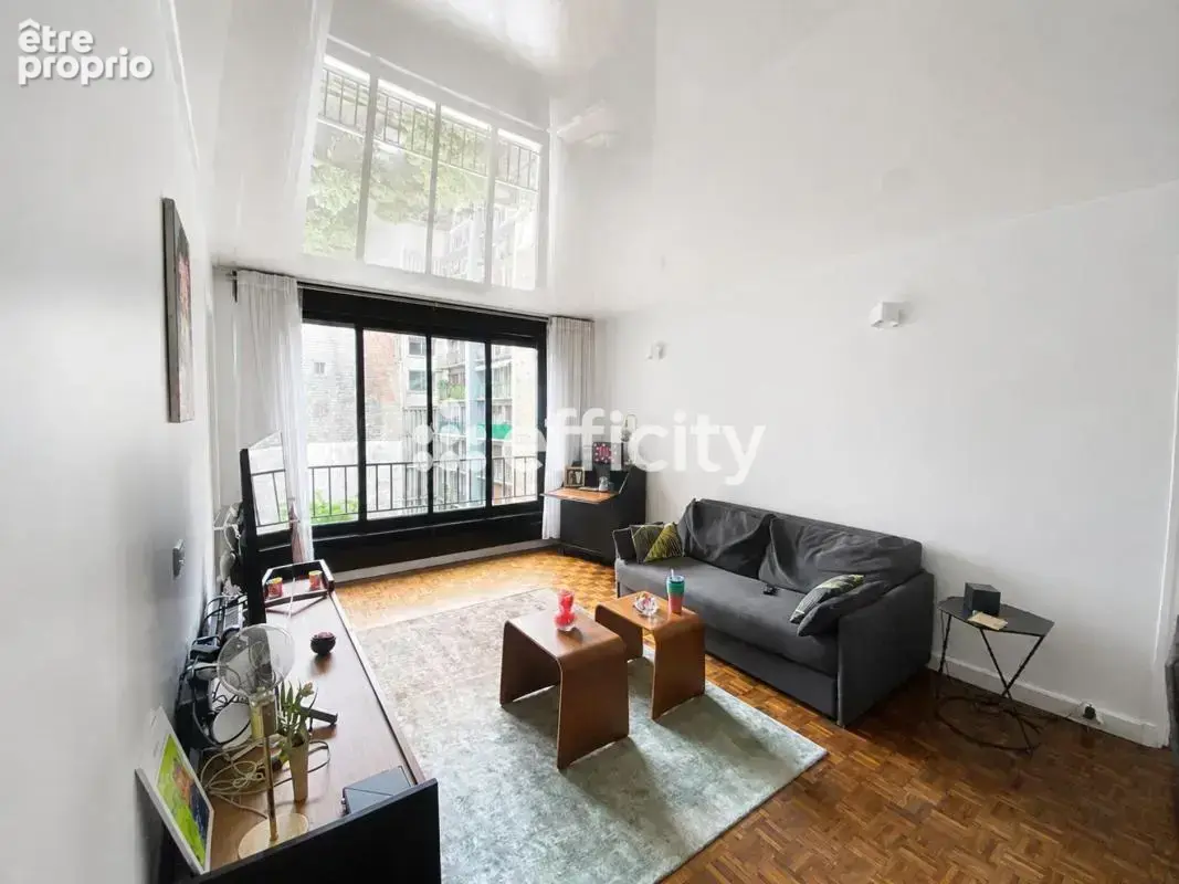 Appartement à PARIS-16E