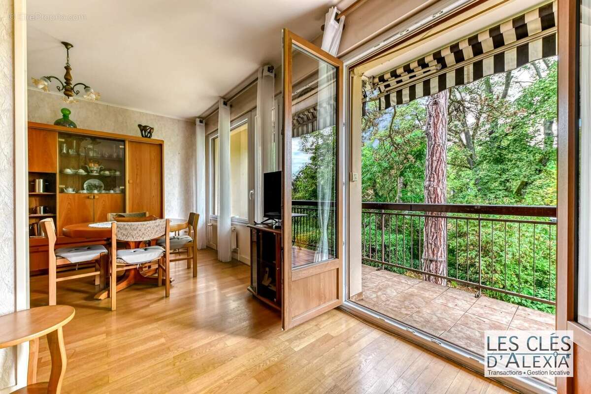 T3 traversant Est/Ouest 78,29 m² /balcon / Garage - photo 6