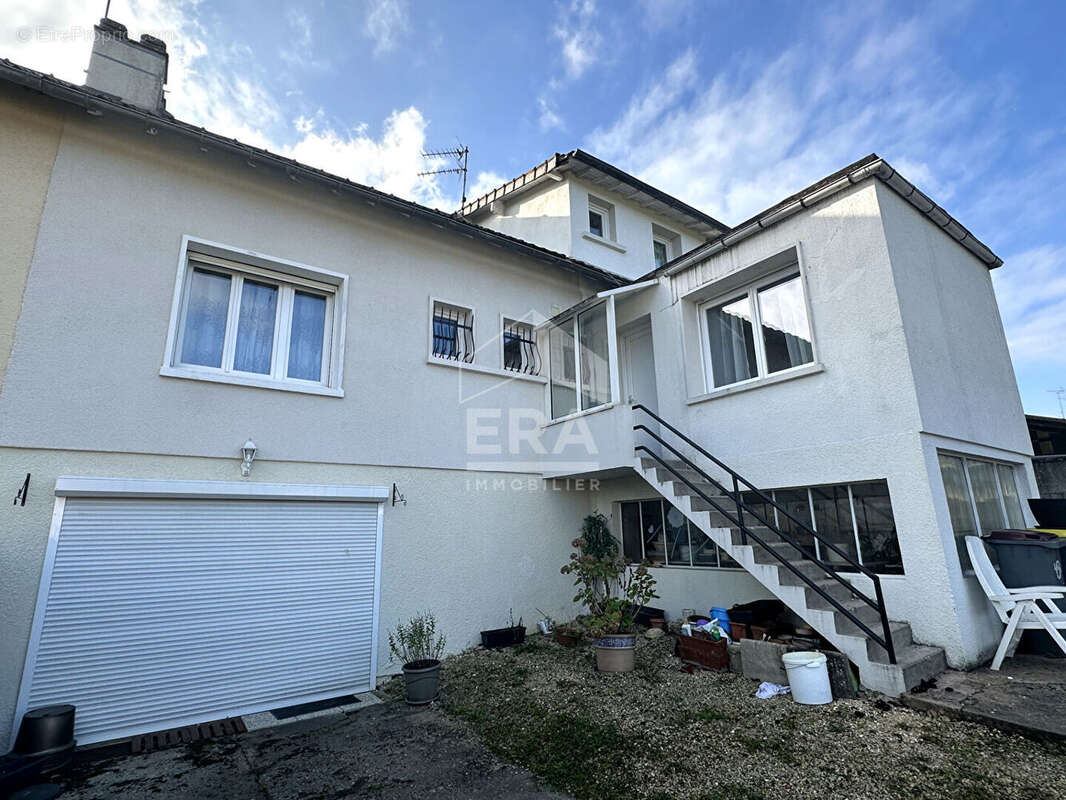 Maison à VARENNES-SUR-SEINE