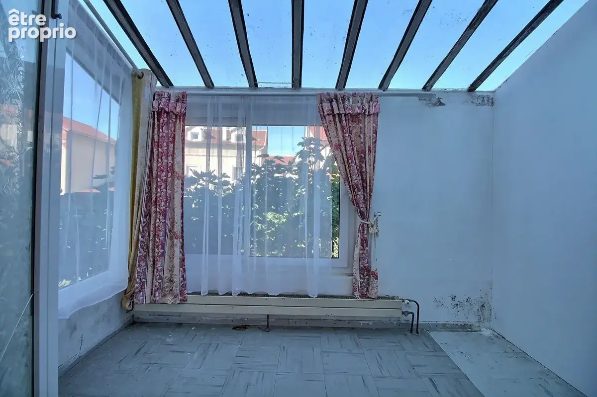 Grande maison familiale avec jardins, garage et fort potentiel - photo 19