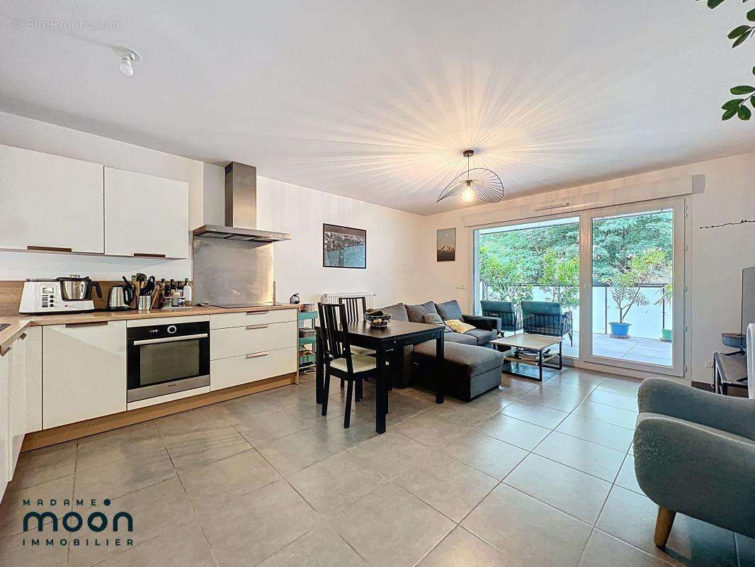 Appartement à OULLINS