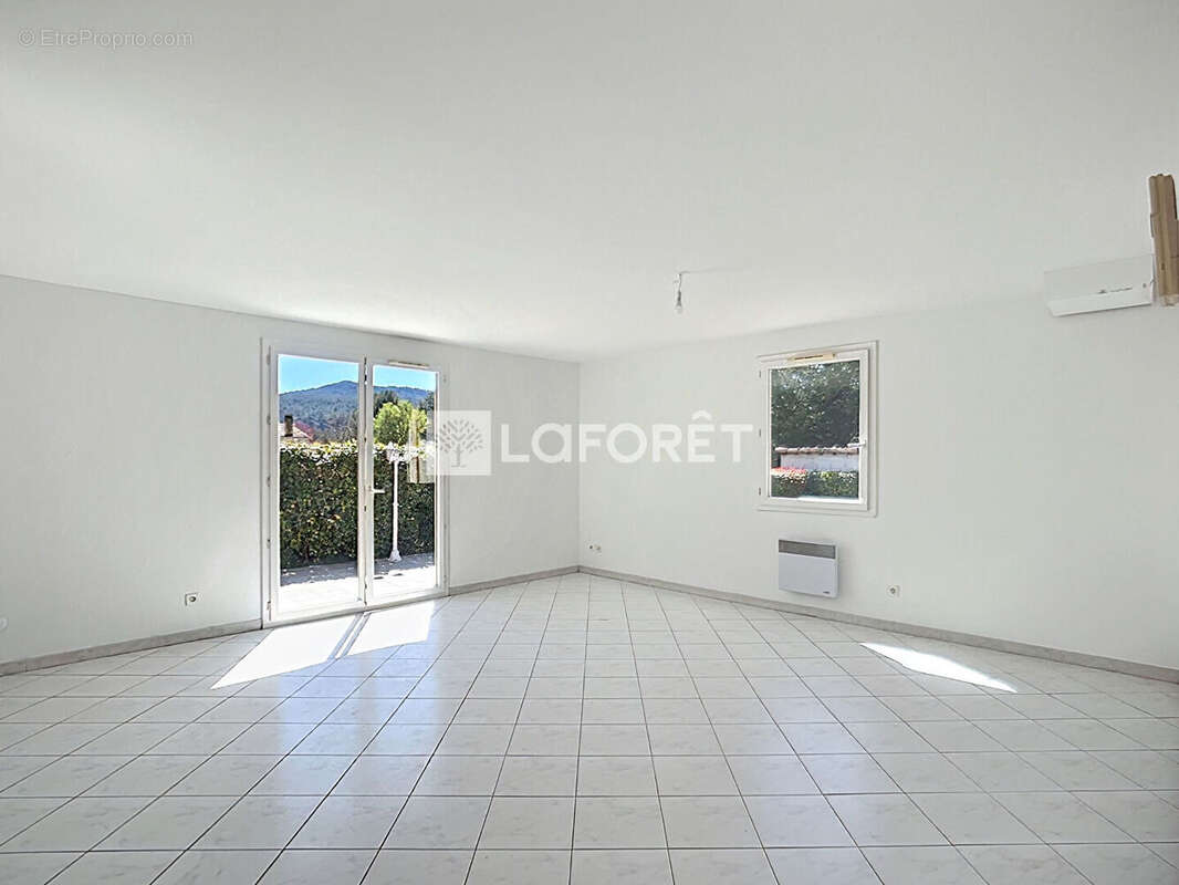 Maison à CUGES-LES-PINS