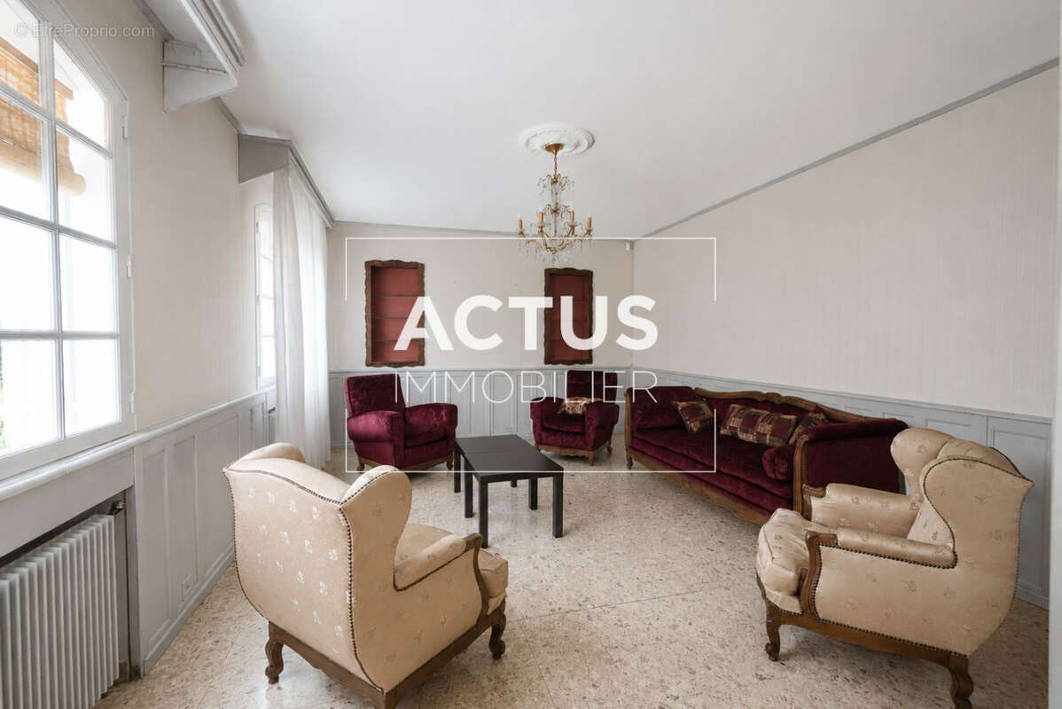 Maison 179 m² à Salon-De-Provence  - photo 3