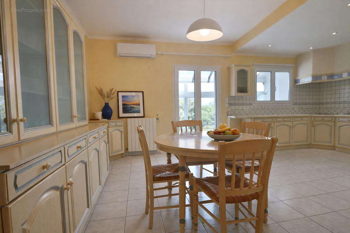 Maison Moux 8 pièce(s) 182 m2 - photo 6