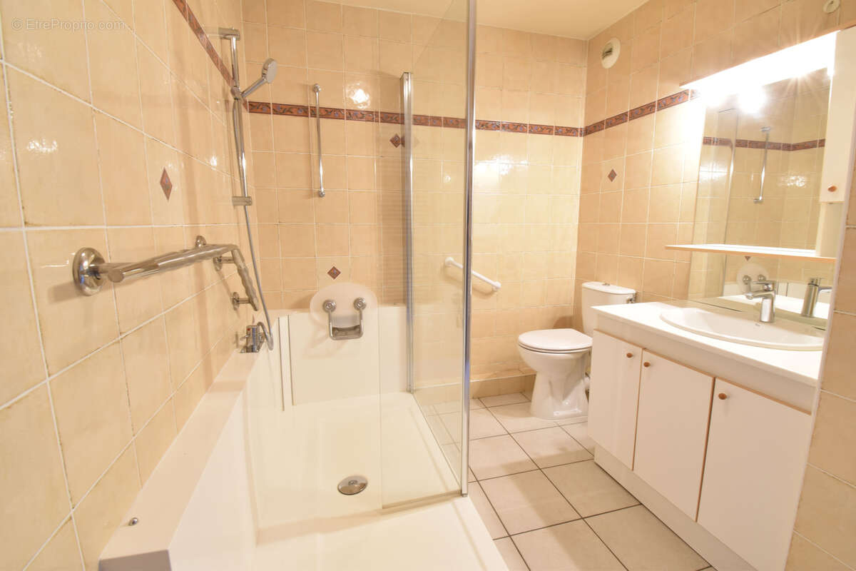 Appartement T4 de 89 m2 avec garage et cave LA ROCHE SUR FORON 74800 - photo 5