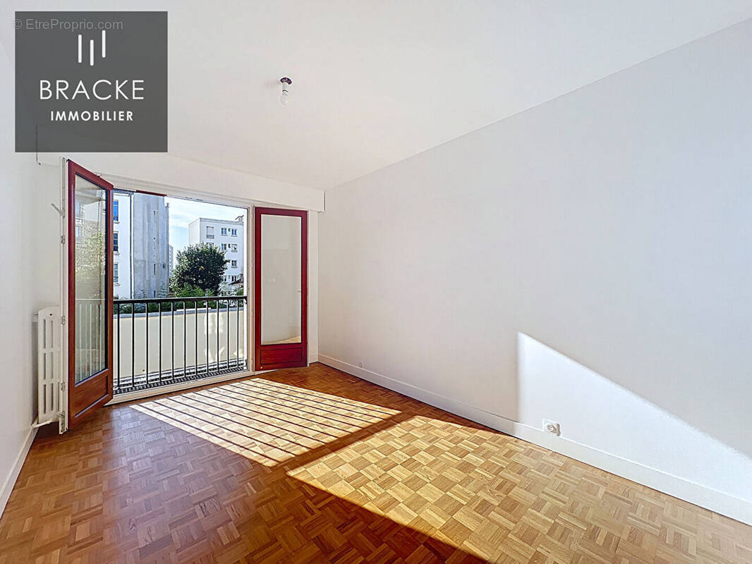 Appartement à LA GARENNE-COLOMBES