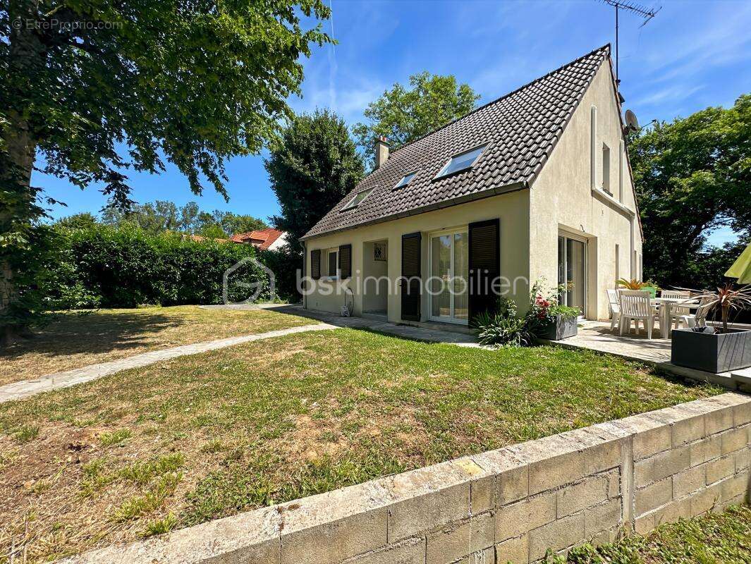 Maison à BOISSISE-LE-ROI