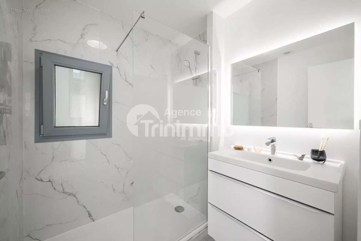 Appartement à TOURRETTE-LEVENS